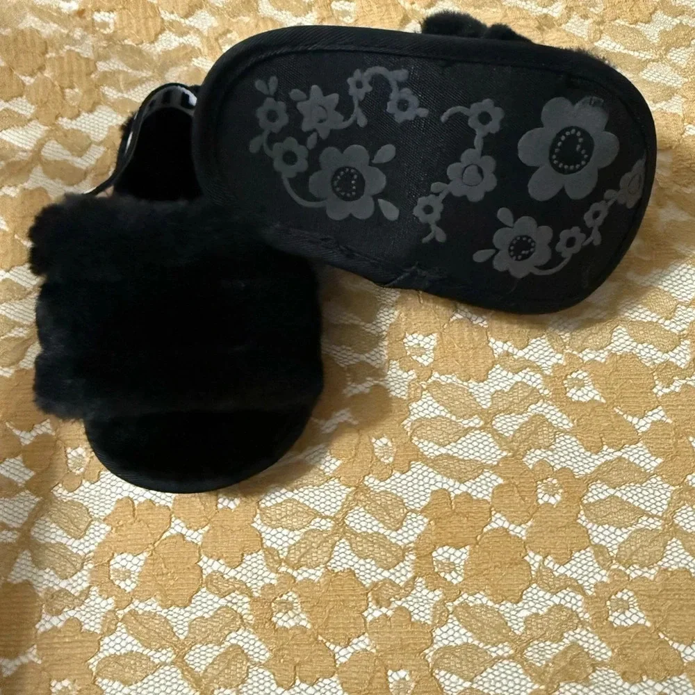 Black Faux Fur slides crib shoes 6m-12m - Picture 4 of 5